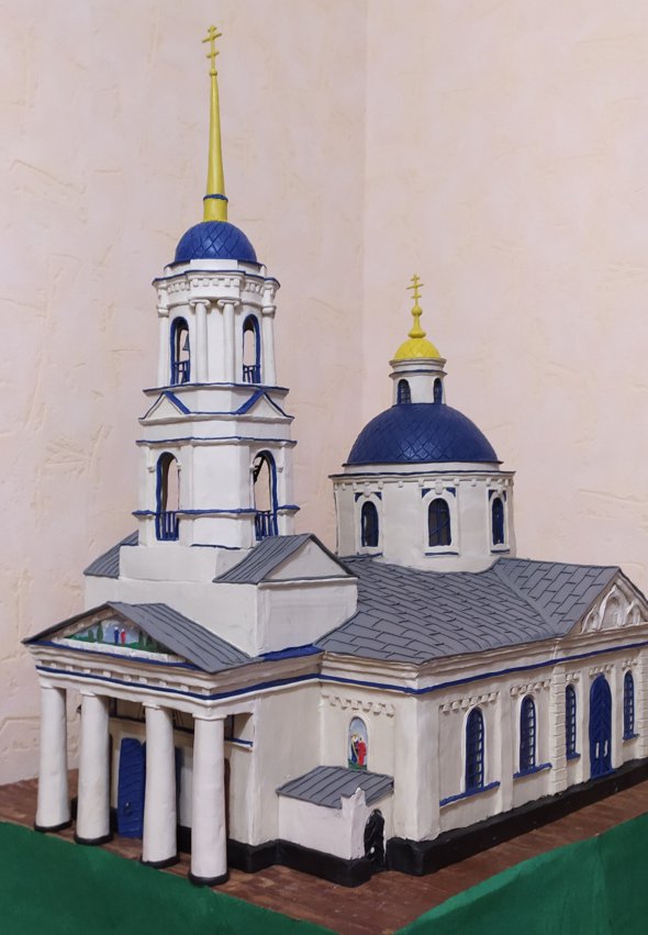 Макет Ильинской церкви Алексей делал 2 недели. Парня вдохновила архитектура храма