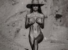 Американская модель Джала Сью поражает горячими снимками