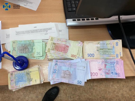 СБУ викрила посадовців Міської лікарні екстреної та швидкої медичної допомоги Запорізької міськради, які вимагали хабарі з інвалідів 1 та 2 груп