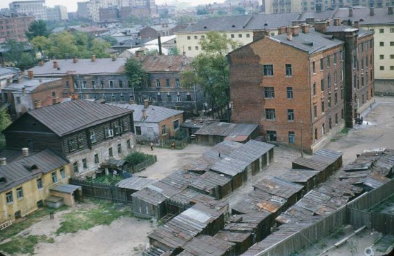Советское обшарпанное жилье