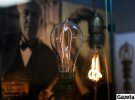 Самая старая лампа в музее вакуумная с углеродной нитью накала "Тhe United Electric Imp. Company" (г. Филадельфия, США) 1894-1896 годов выпуска, 56V 16CP (Кандела. Примерно 60 Вт)