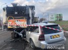 Вблизи Ужгорода на Закарпатье легковушка Volvo влетела в машину ремонтников. Погибли 2 мужчин