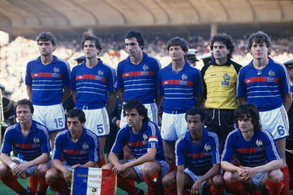 Франция триумфально выиграла домашний чемпионат. Фото www.sport-vintage.com 