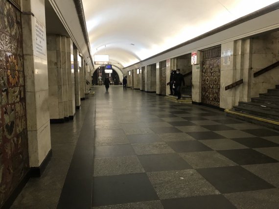 Станция метро Театральная.