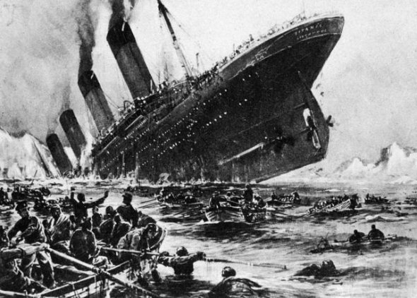 Розламався навпіл: найбільший лайнер світу вийшов в останнє плавання