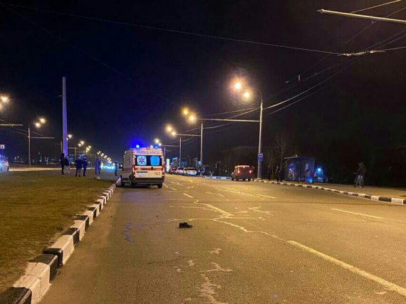 У Харкові   на проспекті Гагаріна  водій Audi A4 збив чоловіка на переході. Пішохід загинув на місці