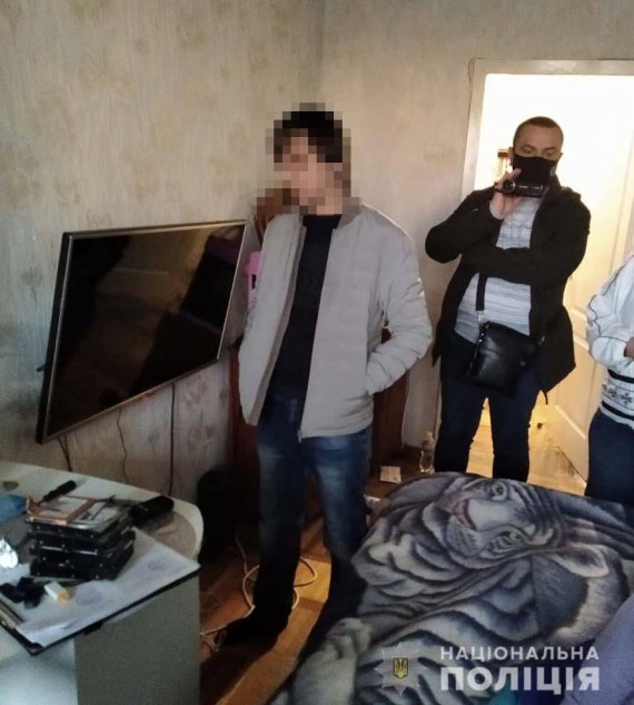 У Дніпрі на  розповсюдженні дитячої порнографії   викрили двох чоловіків