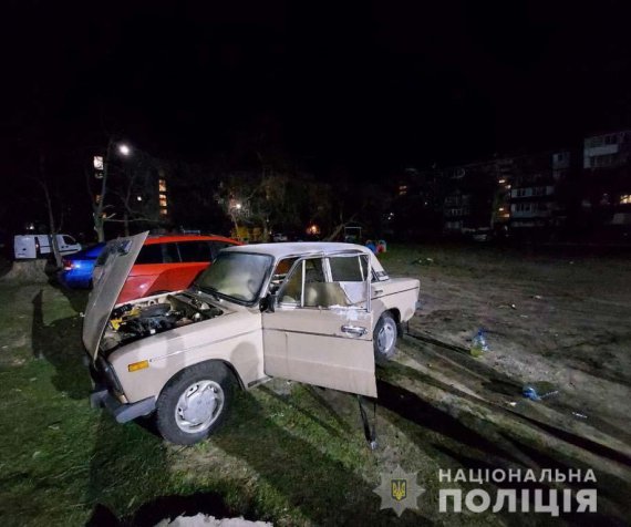 Поліцейські Дніпра затримали 50-річного чоловіка, який підпалив автомобіль своєї знайомої