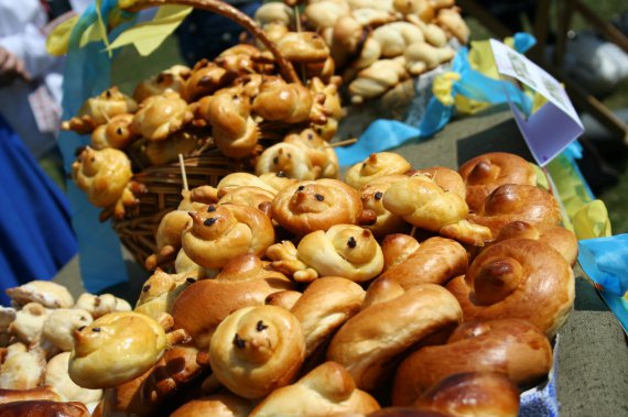 Студенти випікали випічку у вигляді птахів, щоб згадати традиції предків