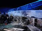 В Египте пассажирский автобус столкнулся с грузовым автомобилем с нефтепродуктами и загорелся. Погибли 20 человек