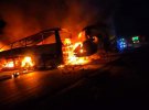 У Єгипті  пасажирський автобус зіткнувся з вантажним автомобілем із нафтопродуктами і загорівся. Загинули 20 людей