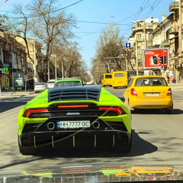 Помітили унікальний суперкар Lamborghini