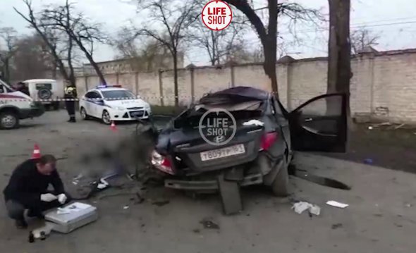 В России 14-летний подросток за рулем Hyundai влетел в дерево. Пятеро погибших