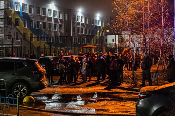 У Києві сталася пожежа у 20-поверховму будинку. Фото: facebook.com/DSNSKyiv