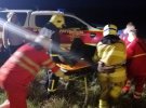 На трасі поблизу с. Червоне Поле Запорізької області зіткнулися вантажний та пасажирський Mercedes-Benz Sprinter. Четверо травмованих