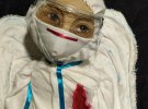 Кукла, которую Марина Федчик сделала для врача, лечил ее от коронавируса