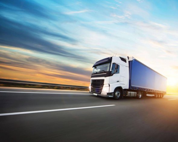 Компании, занимающиеся перевозками, могут предлагать клиентам как доставку одним, так и несколькими транспортными средствами