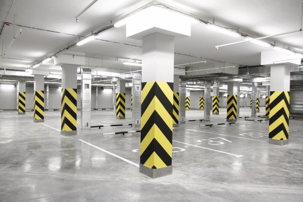 В Полтаве завершают строительство подземного гаража для карет скорой помощи
