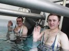 Вытяжение позвоночника в радоновой воде напоминает приятный массаж