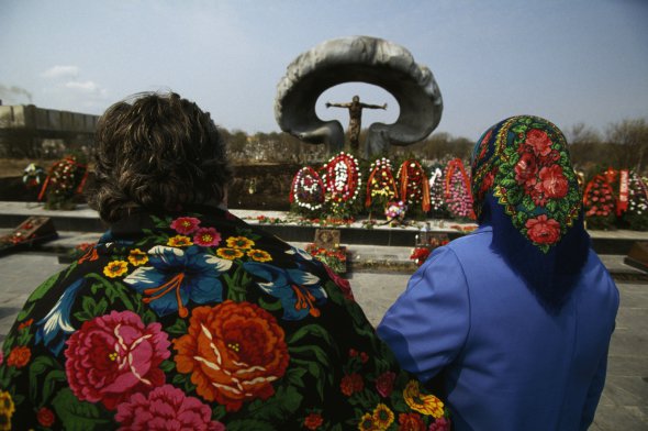 Мемориал погибшим в результате Чернобыльской катастрофы находится на Митинском кладбище Москвы