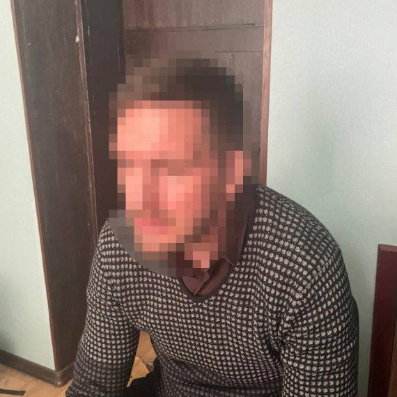 В Киеве задержали 30-летнего мужчину, который совершил разбойное нападение на мать с дочко
