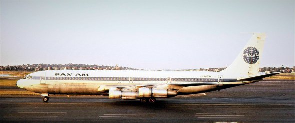 Погибли 107 пассажиров: Boeing 707 потерпел катастрофу 