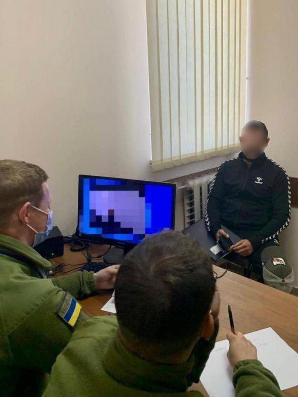 Під час бесіди з прикордонниками росіянин підтвердив факт перебування на тимчасово окупованій території АР Крим у 2016 році