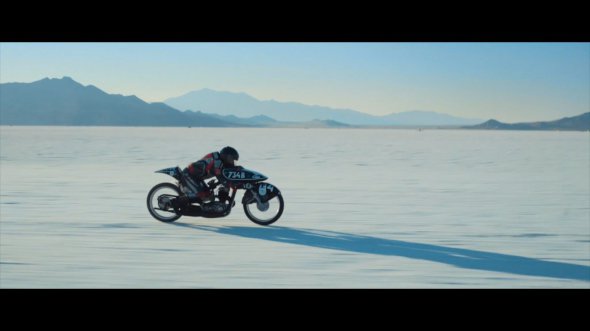 Киянин Назар Лаврушко на мотоциклі Іж-49 встановив світовий рекорд швидкості на міжнародних змагань “Bonneville Speed Week” у США. Є героєм документального фільму "Сіль із Бонневілю" Семена Мозгового