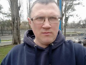 41-летний Дмитрий Шестак из Волновахи Донецкой области лечит рак правой почки. На очередной курс нужно 200 тыс.грн.