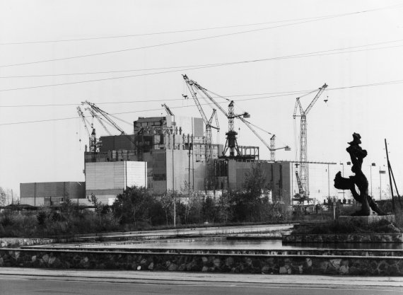 Атомная электростанция в Чернобыле после взрыва реактора в 1986-м. Сфотографирована в 1991-м.