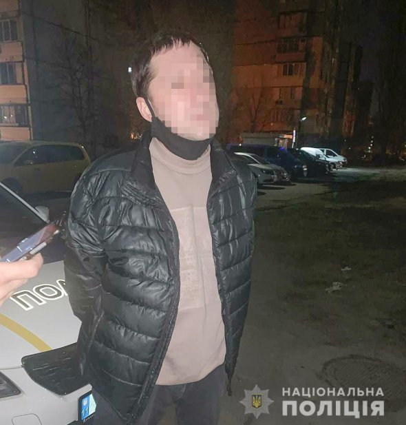 В Киеве задержали мужчину, который в течение часа совершил покушение на убийство знакомого и ограбил прохож
