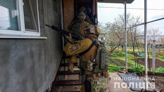 Вбивство сталося 15 квітня на вулиці Декабристів у дворі однієї з багатоповерхівок