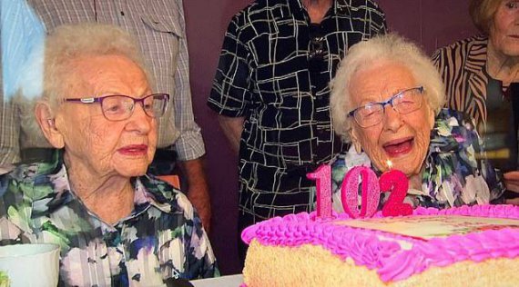 Найстаріші близнючки Австралії відсвяткували 102-ге день народження.