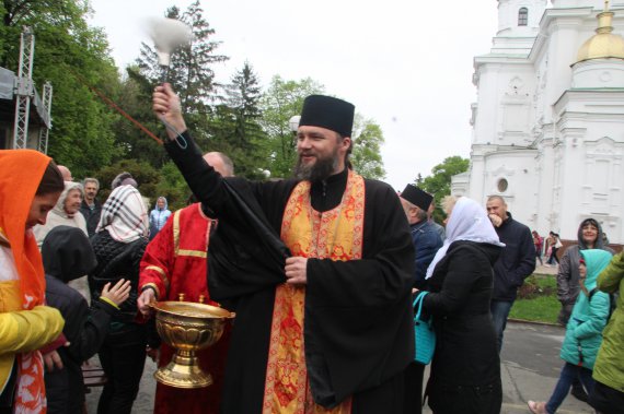 Архієпископ Федір: Великдень - це радісне свято воскресіння Христового