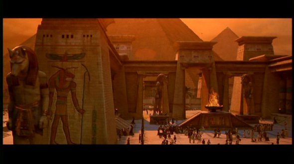 В начале фильма "Мумия" показывают Фивы. По словам египтологов, архитектура датируется другим периодом. Также в Фивах не было пирамид, к тому же в центре города.