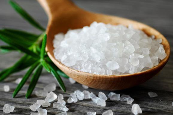 Диетологи советуют заменить соль на пряности