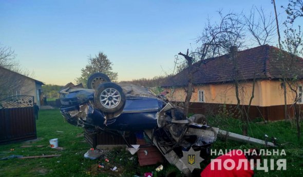 Буковинские полицейские устанавливают обстоятельства ДТП, в котором погиб 29-летний водитель