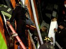 В мексиканской столице Мехико упал метромост вместе с поездом