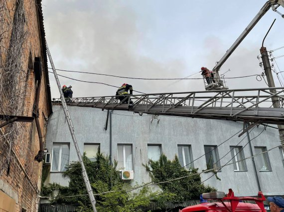 В Виннице загорелось  офисное здание. На пепелище нашли труп