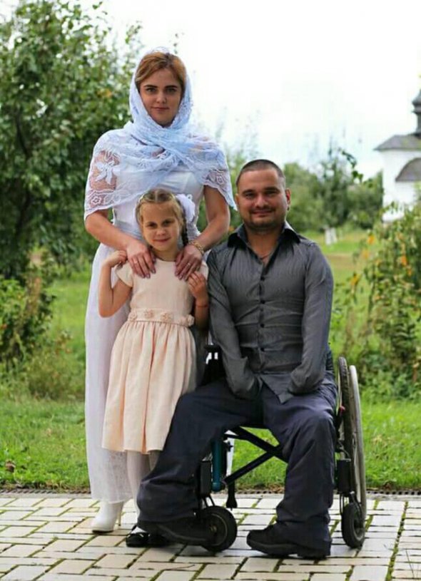 Федор Романов с женой и дочерью