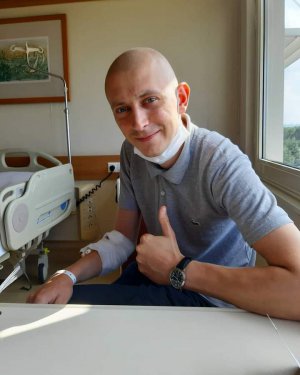 27-річний Олександр Легкий з міста Рівне перебуває у клініці Туреччини. На протирецидивну хіміотерапію потрібно $25 тис. 