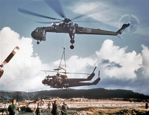 Вертолет-кран S-64 впервые поднялся в небо