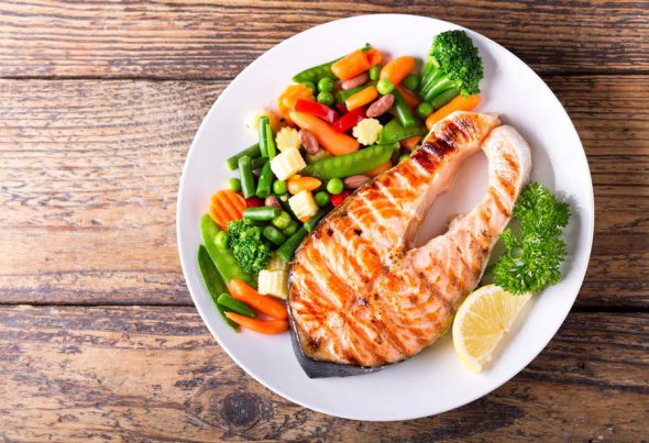 На ужин лучше употреблять белок и овощи