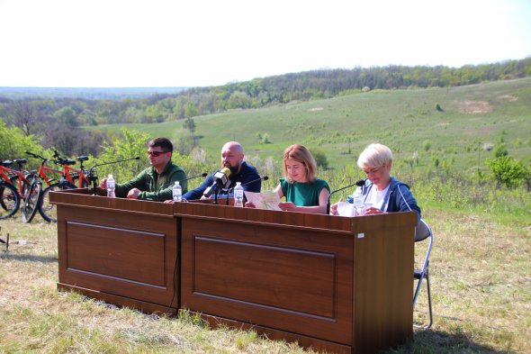 Зелений туристичний маршрут презентували на мальовничому пагорбі неподалік села Великі Будищі на території Диканської громади