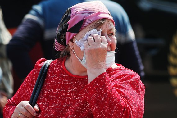 У Казані прощаються з 14-річними школярами Ільзією Нагімулліною, Аміром Шайхутдіновим та 26-річною вчителькою англійської мови Ельвірою Ігнат'євою, які стали жертвами казанського стрілка.