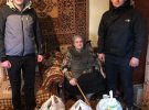 Команда волонтеров из города Немиров Винницкой области запустила новый благотворительный проект «Добро Їм!». Члены организации организуют адресную помощь продуктами многодетным семьям, семьям с детьми с инвалидностью, пожилым людям, людям с инвалидностью, бездомным