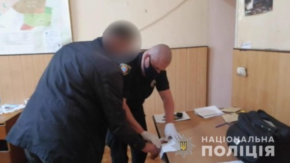 В Одесі 51-річний квартирант зарізав 50-річного чоловіка, в якого винаймав квартиру.  За ніж під час конфлікту з потерпілим через спільну знайому