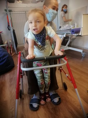 6-летняя Виктория Четвертак из Запорожья имеет эпилептическую энцефалопатию, синдром Веста, тяжелую форму эпилепсии. На очередной курс реабилитации потребуется около 52 тыс. грн.
