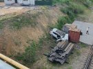 В Одесской области иностранец вместе с Украинской на арендованном авто упали со склона