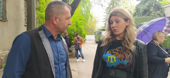 "Українській владі муляють громадяни, невдоволені справами в країні. Якщо не захистити зараз Ріфа, Яну та Юлю, за нами теж прийдуть", - каже активістка Наталія Лютікова
